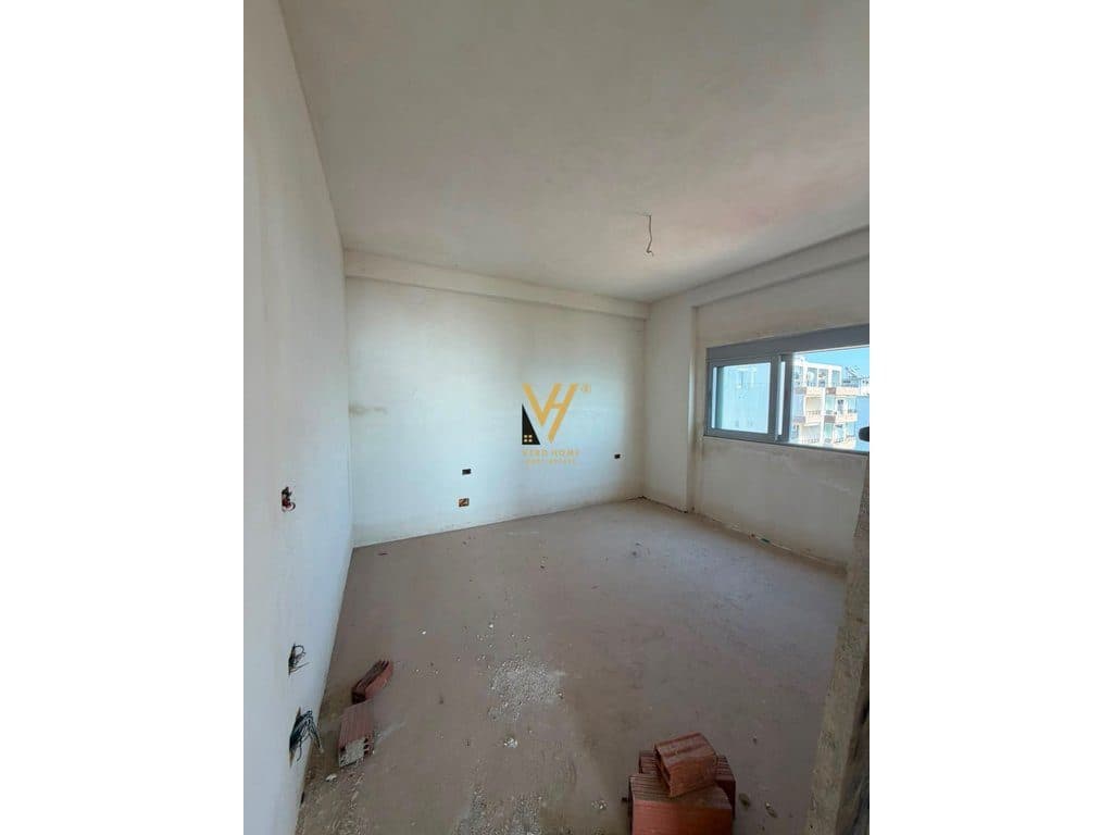 SHITET APARTAMENT 2+1+BLK NE SARANDE 210.000 EURO 4