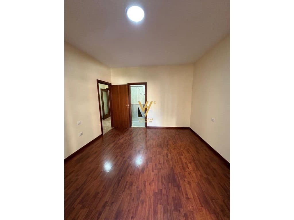 JEPET APARTAMENT 2+1+2 ME QERA TE KOMUNA E PARISIT 70.000 LEKE 2