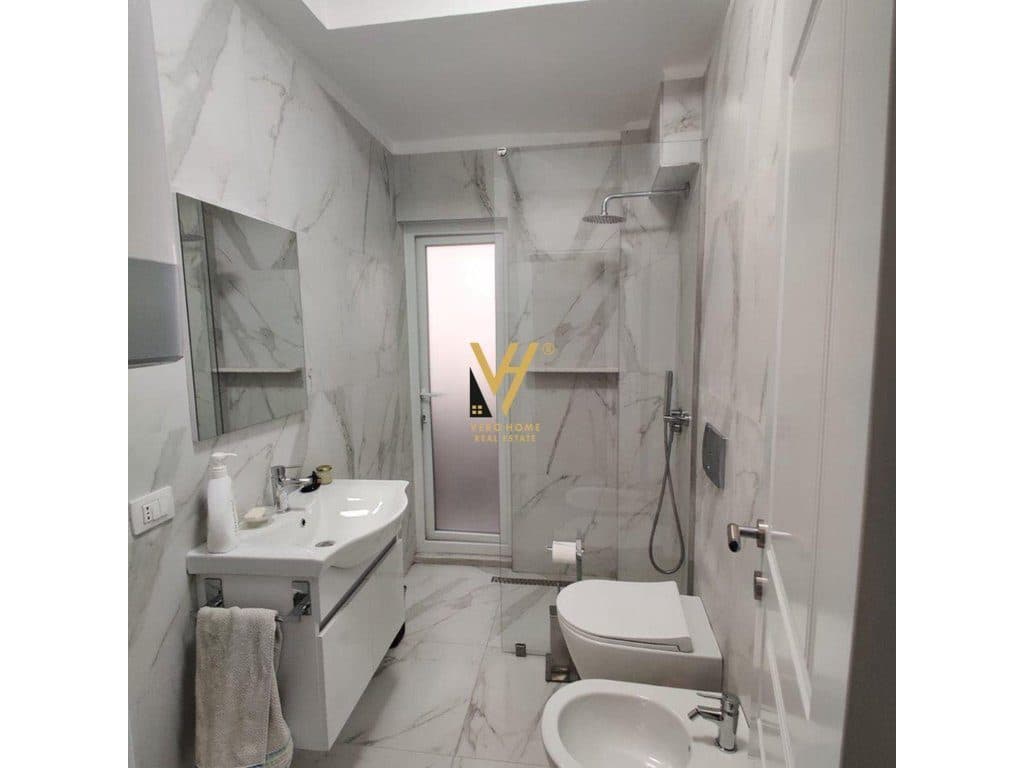 JEPET ZYRE 112M2 ME QERA TE RRUGA E KAVAJES 800 EURO 3