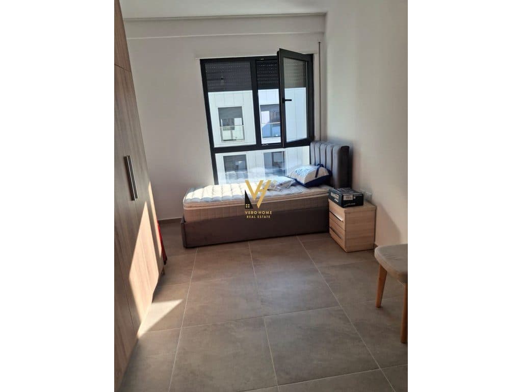 JEPET APARTAMENT 2+1+BLK ME QERA TE PORCELANI 650 EURO 3