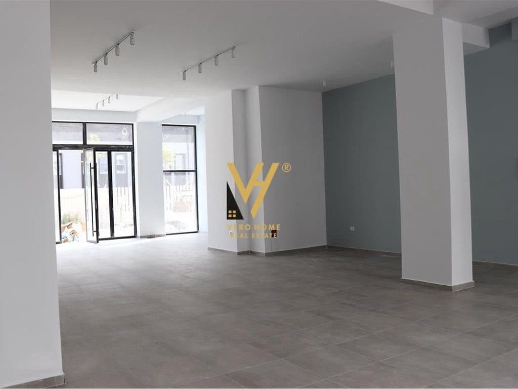 JEPET DYQAN 170 M2 ME QERA TE RRUGA NDRE MJEDA 1.000 EURO 1