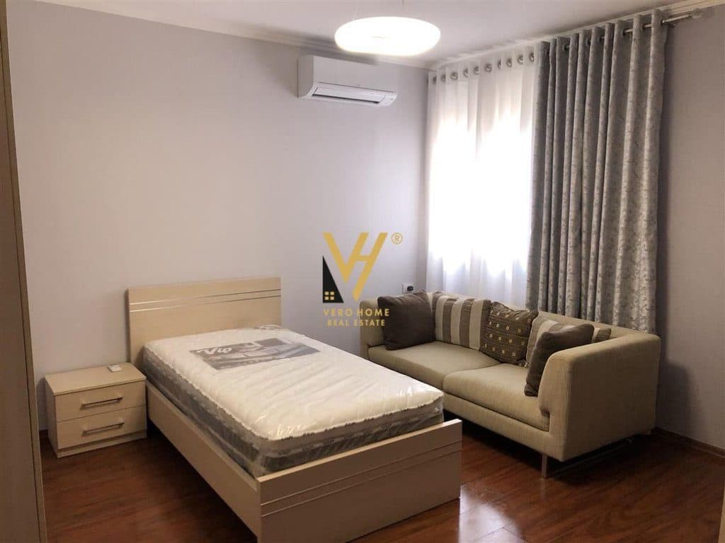 JEPET APARTAMENT 3+1+2 ME QERA TE MYSLYM SHYRI 105.000 LEKE 3