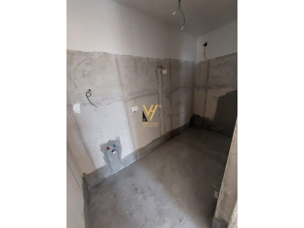SHITET APARTAMENT 2+1+2+BLK NE XHAMLLIK 243.000 EURO 3