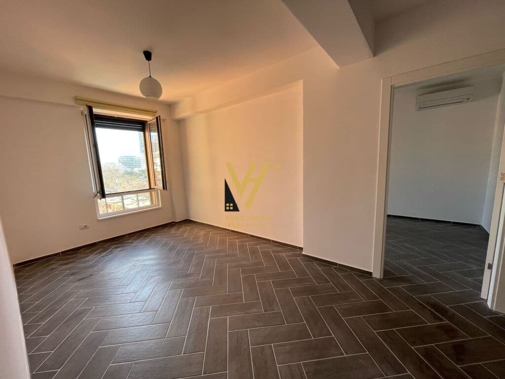JEPET ZYRE 91M2 ME QERA TE MYSLYM SHYRI 1.000 EURO