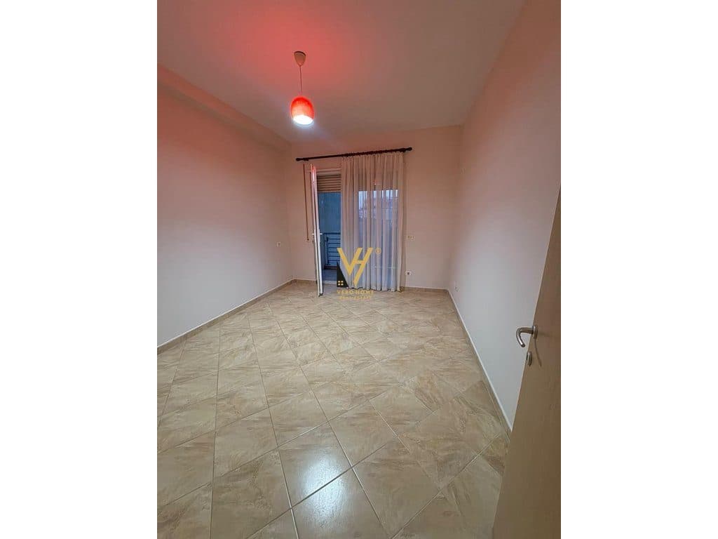 JEPET APARTAMENT 2+1+2BLK ME QIRA TEK ISH TREGU ELEKTRIK 55.000 LEKE 2