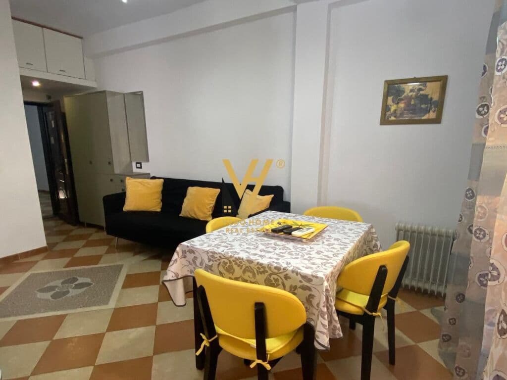 Shitet Apartament 1+1+ballkon te Hotel Adriatiku , Durres 45 m2