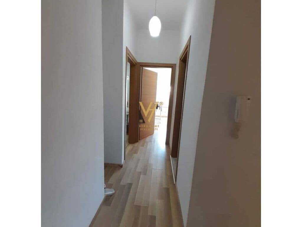 Shitet apartament 4+1+2 te te Liqeni Artificial 172 m2 4