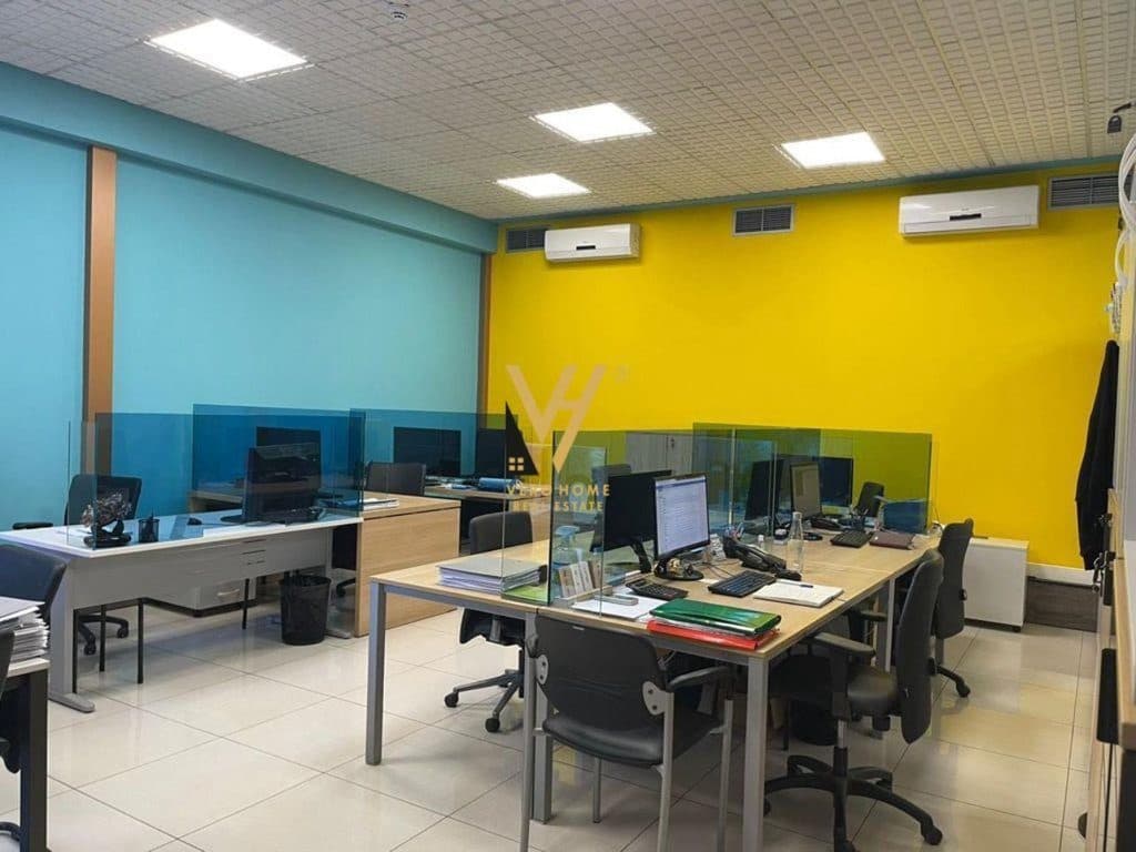 JEPET DYQAN 270 M2 ME QERA NE BLLOK 4.400 EURO 2
