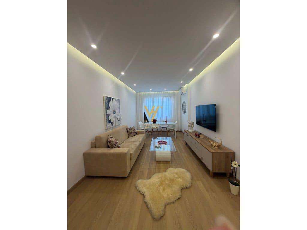 JEPET APARTAMENT 1+1+BLK ME QIRA NE BLLOK 750 EURO
