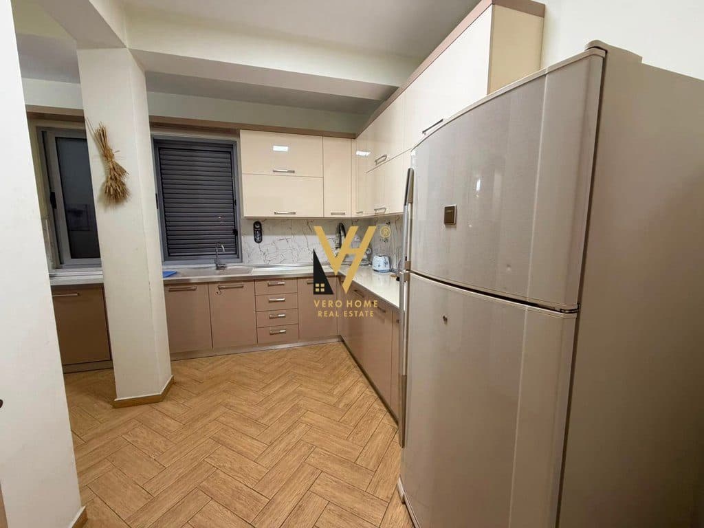 JEPET APARTAMENT 1+1 ME QIRA TE 21 DHJETORI 60.000 LEKE 2