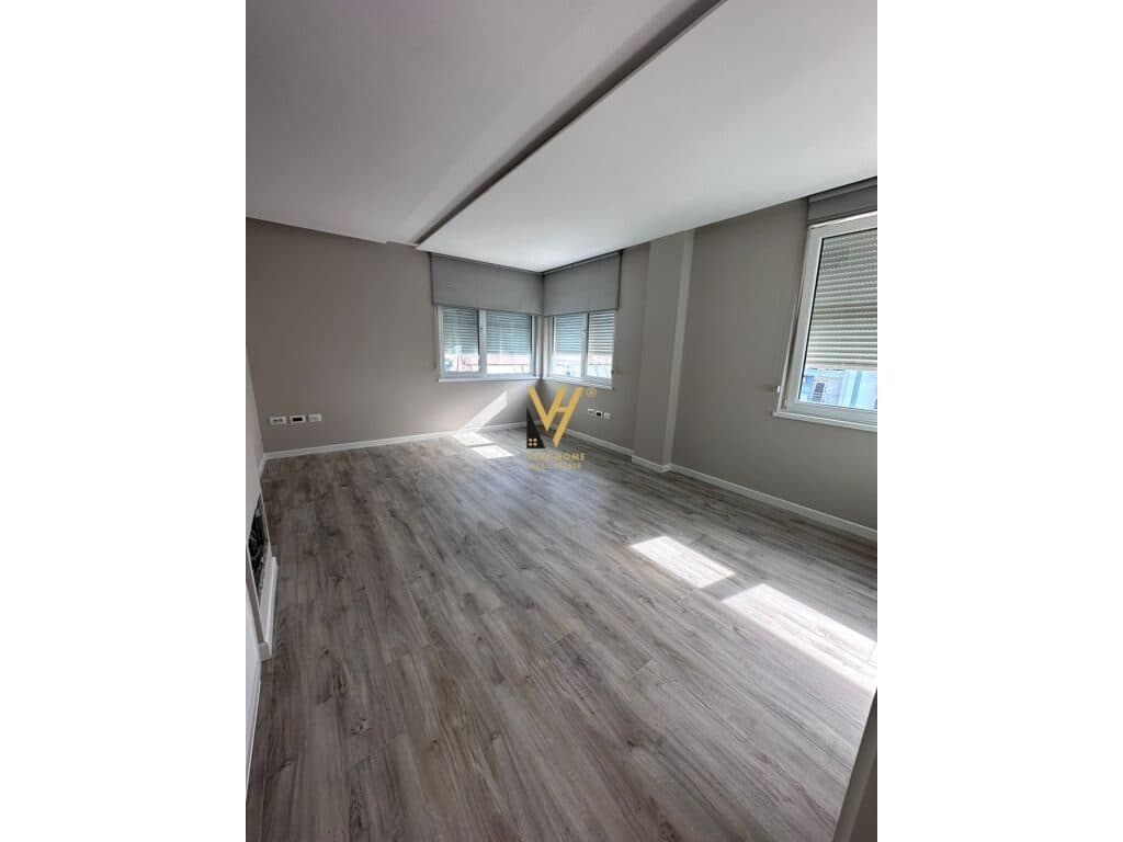 Jepet zyre me qera te Ish Ekspozita Sot 125 m2 2