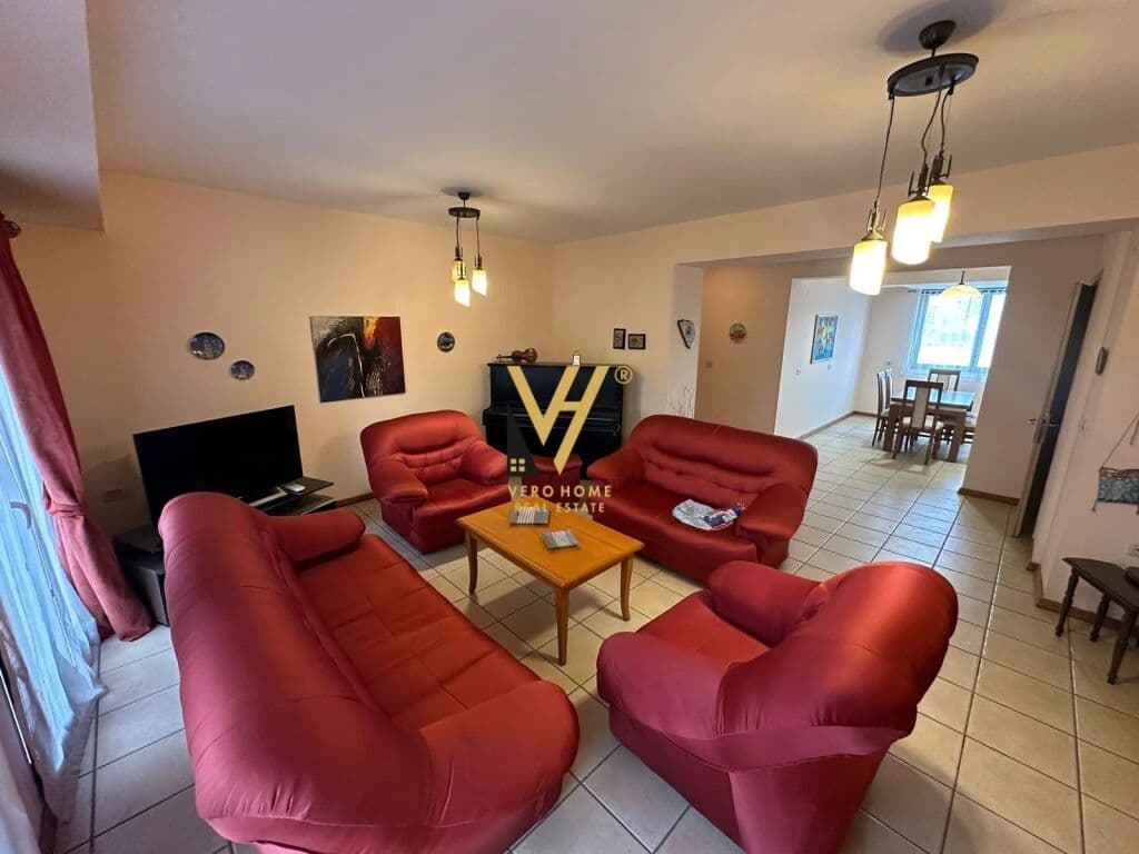 Jepet Apartament 3+1+ballkon me qera ne Vasil Shanto 110 m2