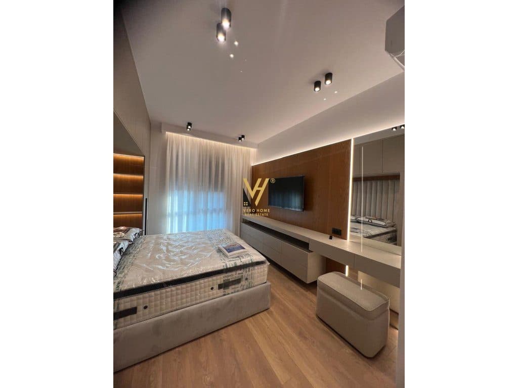 JEPET APARTAMENT 2+1+BLK ME QERA NE PORCELAN 100.000 LEKE 4