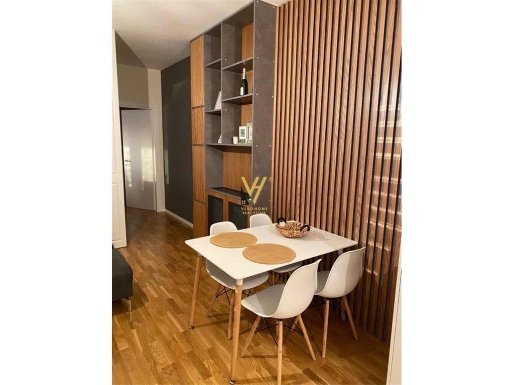JEPET APARTAMENT 1+1+VERANDE TE RR.BARRIKADAVE 90.000 LEKE 4