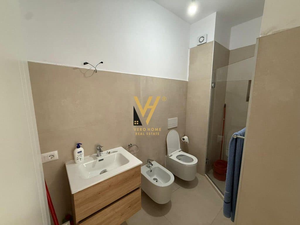 JEPET APARTAMENT 2+1+2 ME QIRA TE BULEVARDI I RI 650 EURO 4