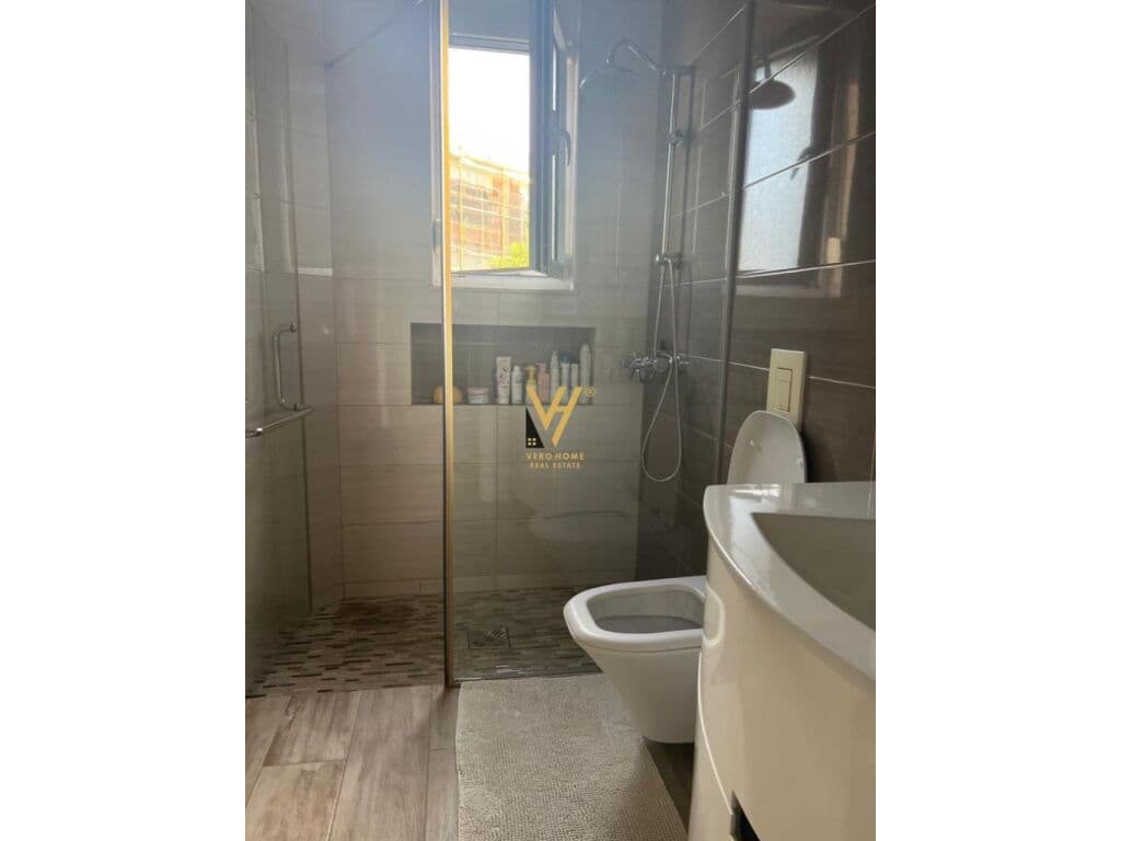 Jepet Apartament 2+1+ballkon me qera te Stadiumi Dinamo 100 m2 3