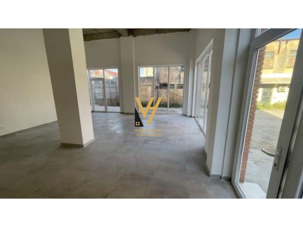 JEPET DYQAN 70 M2 ME QERA TE RRUGA E DIBRES 500 EURO 3