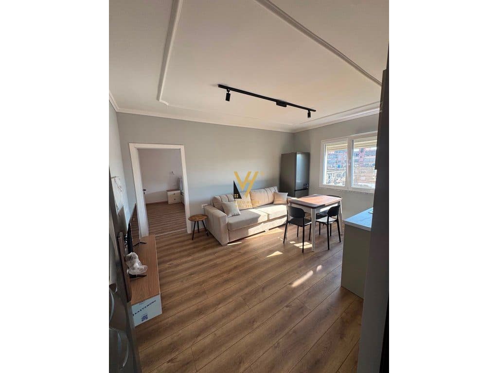 JEPET APARTAMENT 1+1 ME QERA NE VASIL SHANTO 550 EURO