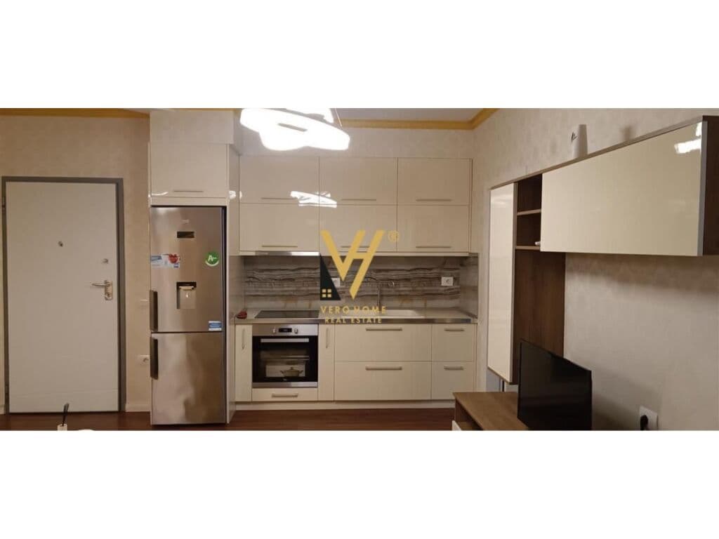 Shitet Apartament 2+1+ballkon te Liqeni i Thate 140 m2 3