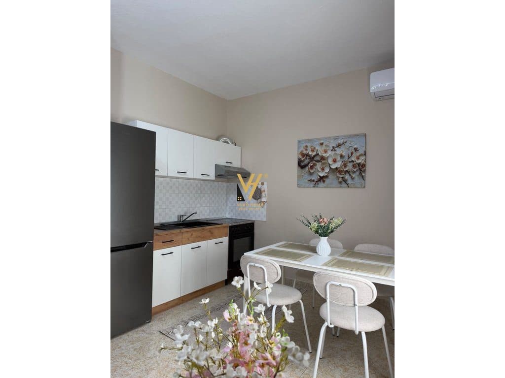 JEPET APARTAMENT 1+1 ME QERA TE RRUGA E ELBASANIT 70.000 LEKE 4