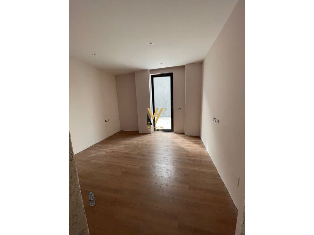 SHITET VILE 3 KATESHE TE LIQENI I FARKES 900.000 EURO 4