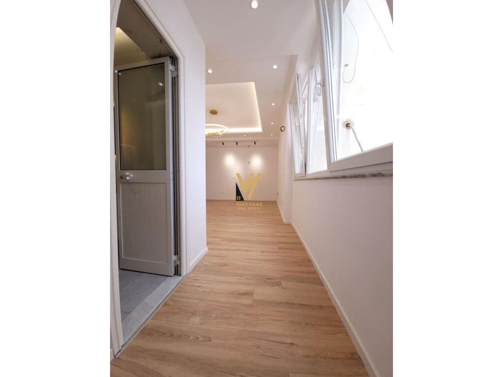 Shitet Apartament 1+1+ballkon te Zogu i Zi 58 m2