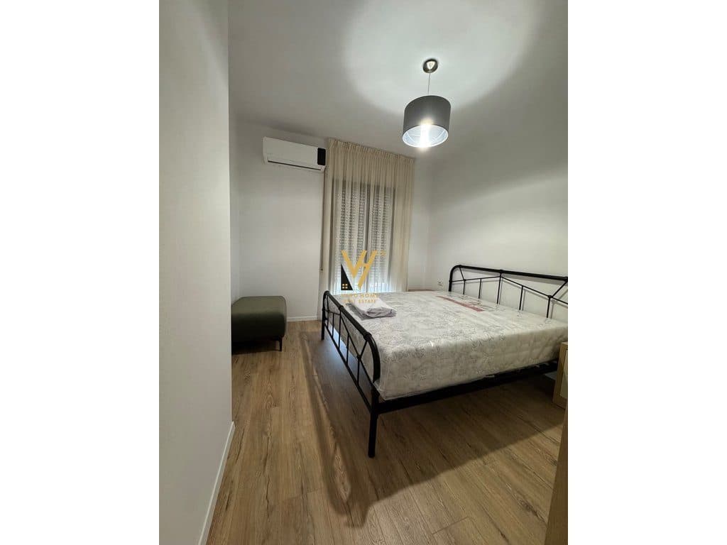 JEPET APARTAMENT 1+1+BLK ME QERA TE 21 DHJETORI 70.000 LEKE 3