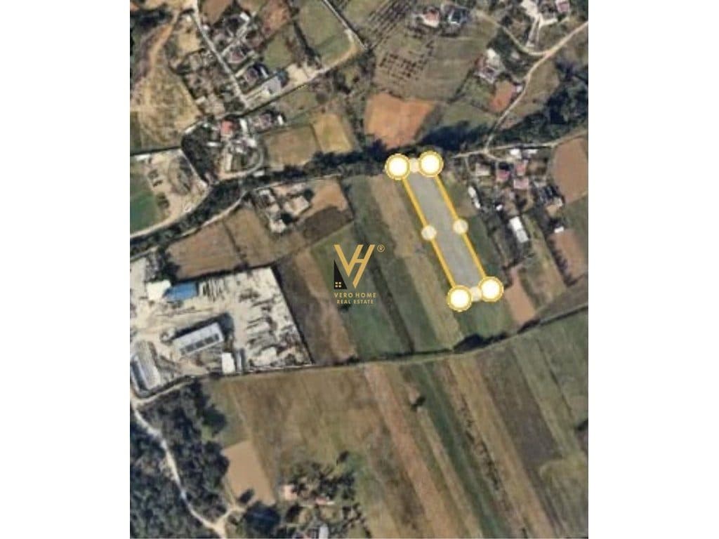 SHITET TOKE ARE 4.200 M2 NE KAMEZ 290.000 EURO