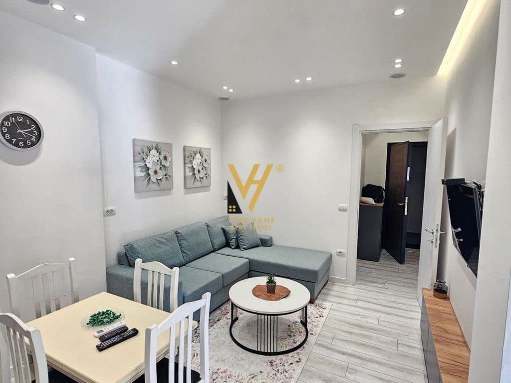 JEPET APARTAMENT 1+1+BLK ME QERA NE SHKOZE 400 EURO