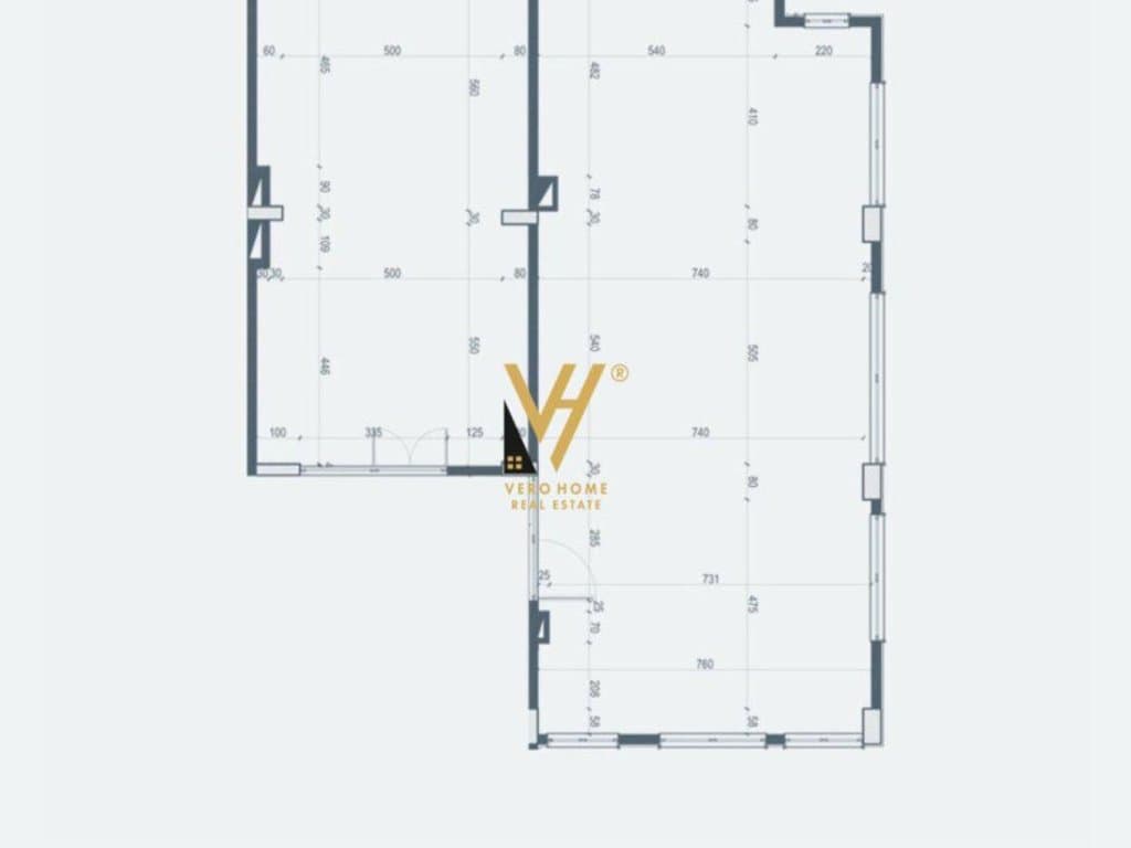 JEPET AMBIENT BIZNESI 240 M2 ME QIRA TE RRUGA BARDHYL 2.500 EURO 4