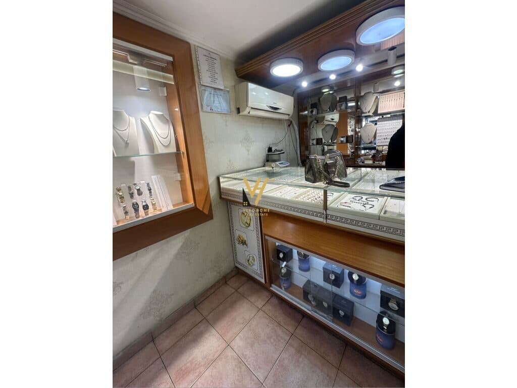 Jepet Argjendari me qera te Bulevardi Zogu i Pare 17 m2 2