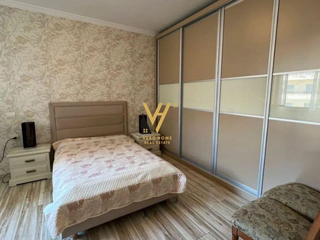 Shitet Apartament 3+1+2+ballkon ne Vlore , Lungomare 148 m2 4