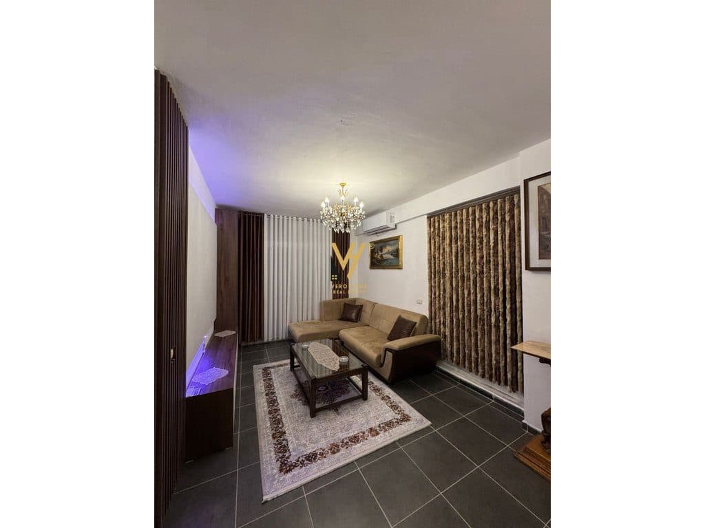 JEPET APARTAMENT 2+1+BLK ME QERA NE ASTIR, KOM FRATARI 600 EURO