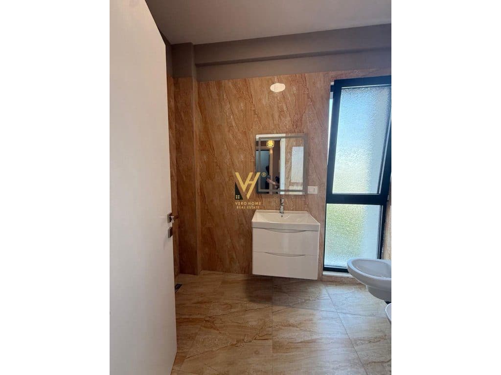 JEPET ZYRE 65 M2 ME QIRA TE QSUT, RRUGA E DIBRES 500 EURO 3