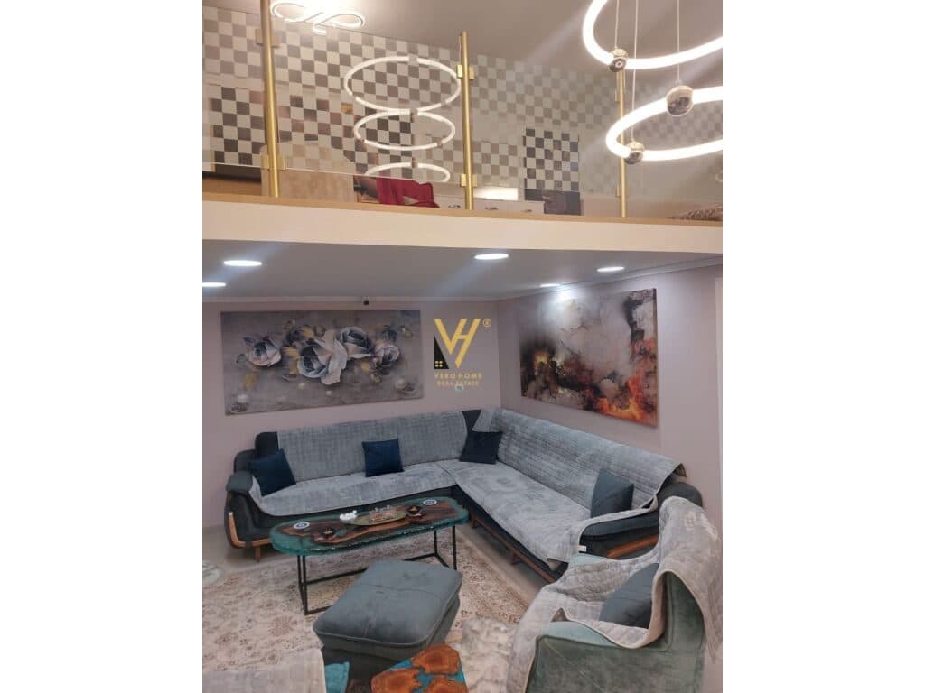Shitet Apartament Dupelx 2+1+2 ne Kombinat 120 m2