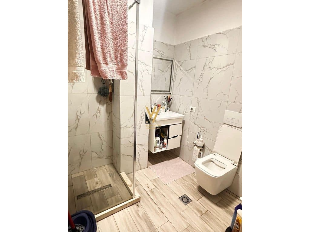JEPET APARTAMENT 2+1+BLK ME QIRA NE SELITE 600 EURO 4