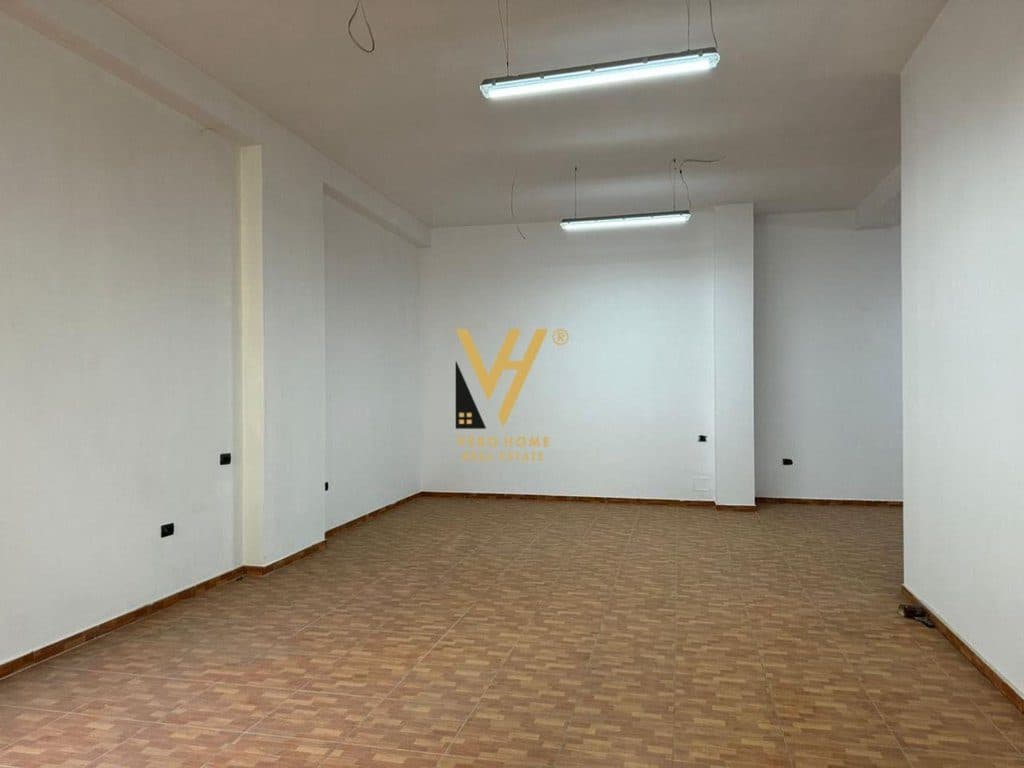 JEPET ZYRE 120 M2 ME QIRA TE SELVIA 100.000 LEKE