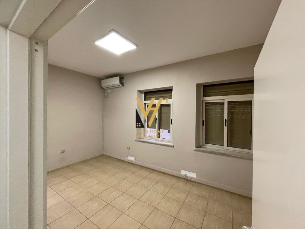 Jepet Zyre me qera ne Bllok 140 m2 3