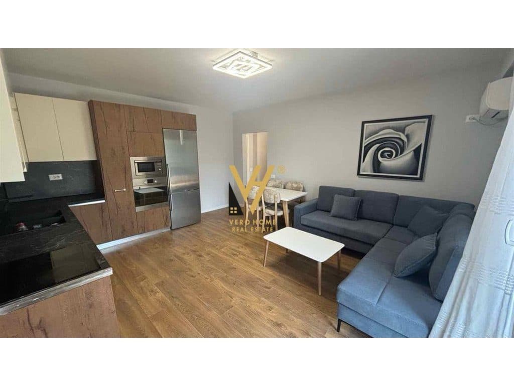 JEPET APARTAMENT 1+1+BLK ME QERA TE 5 MAJI 52.000 LEKE