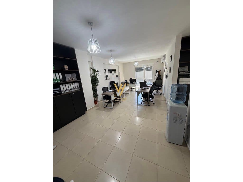 JEPET ZYRE 120 M2 ME QIRA TE RR.NDRE MJEDA 120.000 LEKE