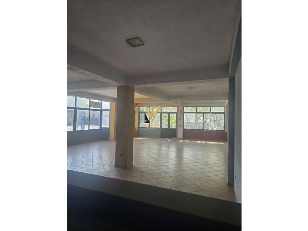 Jepet Ambient Biznesi me qera ne Mezez 175 m2