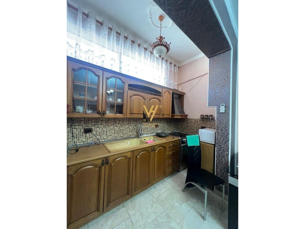 JEPET APARTAMENT 2+1+BLK ME QIRA TE STADIUMI DINAMO 60.000 LEKE 2