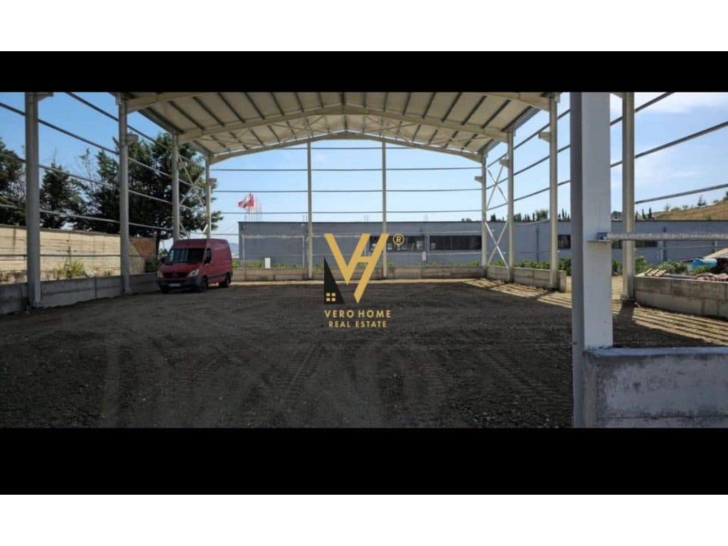 JEPET KAPANON 3.300 M2 ME QERA NE VORE 160.000 LEKE 2