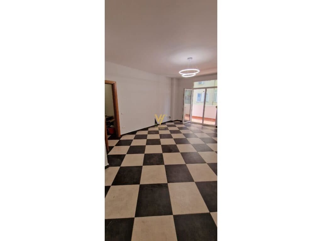 Shitet Apartament 1+1+ballkon te Kodra e Diellit 71 m2 4