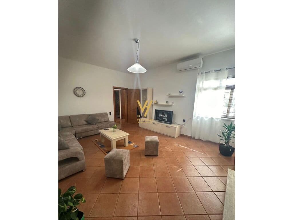 Jepet Apartament 2+1+ballkon me qera te Ali Demi 100 m2 2