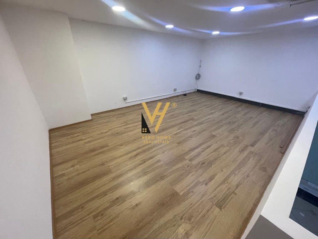 JEPET DYQAN 60 M2 ME QERA TE GALERIA 60.000 LEKE 2