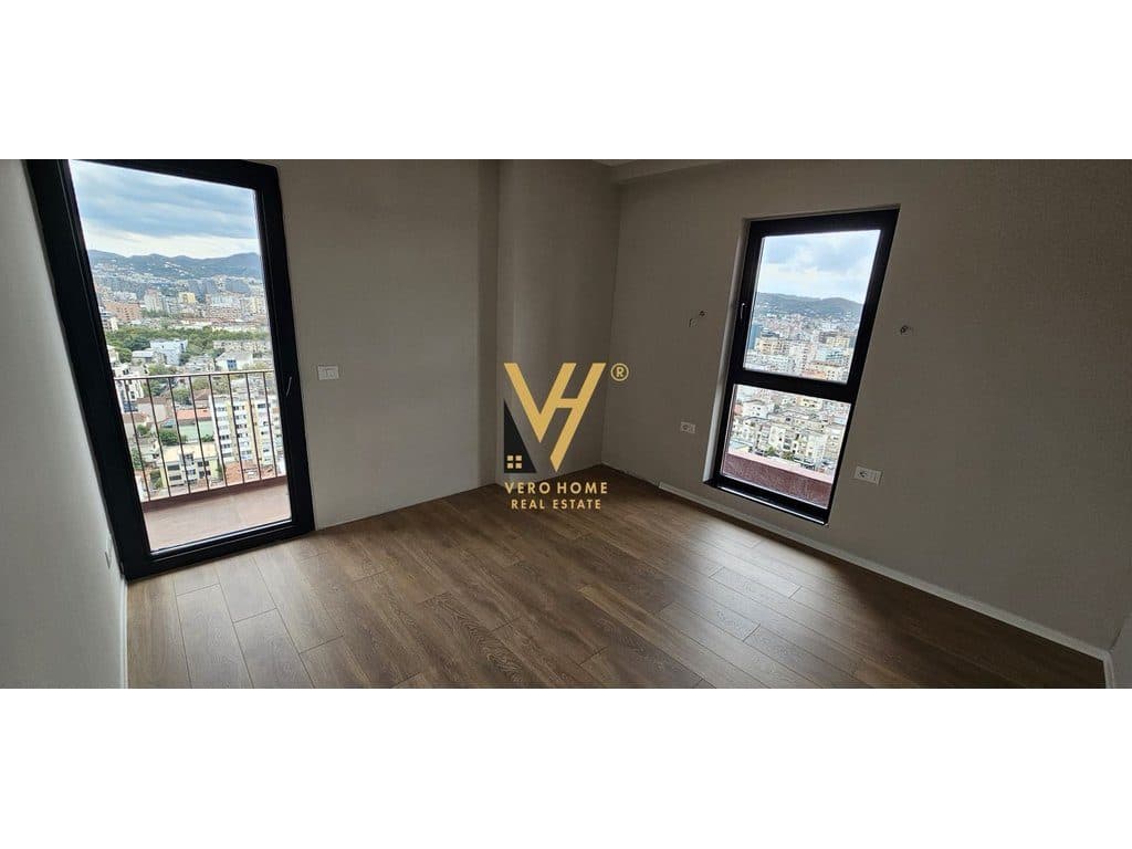 JEPET ZYRE 160 M2 ME QIRA TE GARDEN BUILDING 2.000 EURO 2