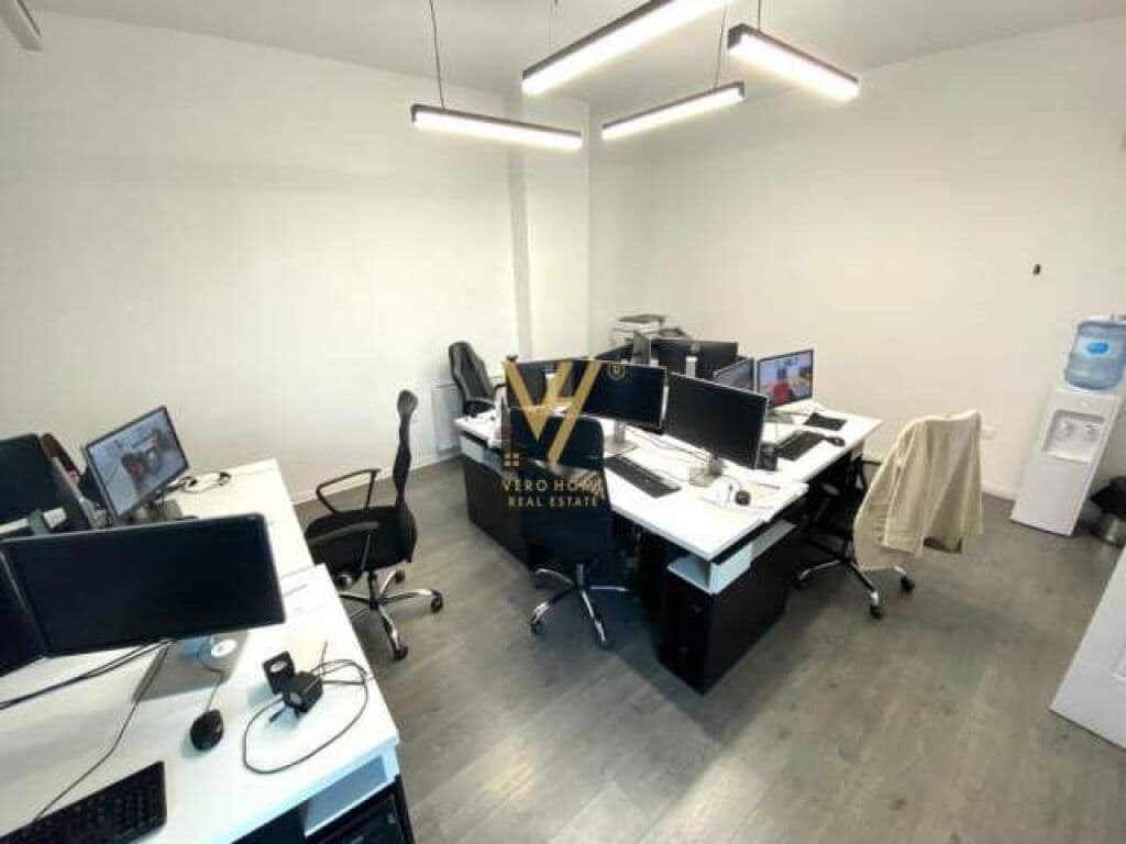Jepet Zyre me qera te Kompleksi Square 21 , 131 m2 3