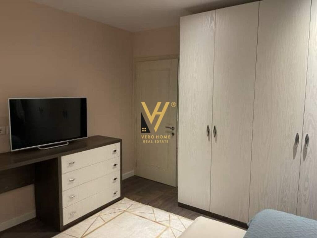 Shitet Apartament 1+1+ballkon ne Kinostudio 80 m2 4