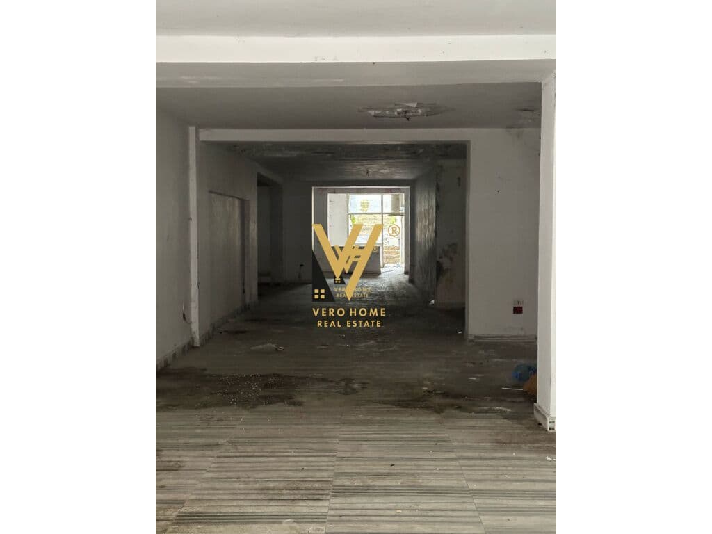 JEPET AMBJENT 700 M2 ME QERA TE RR.E ELBASANIT 5.000 EURO 3